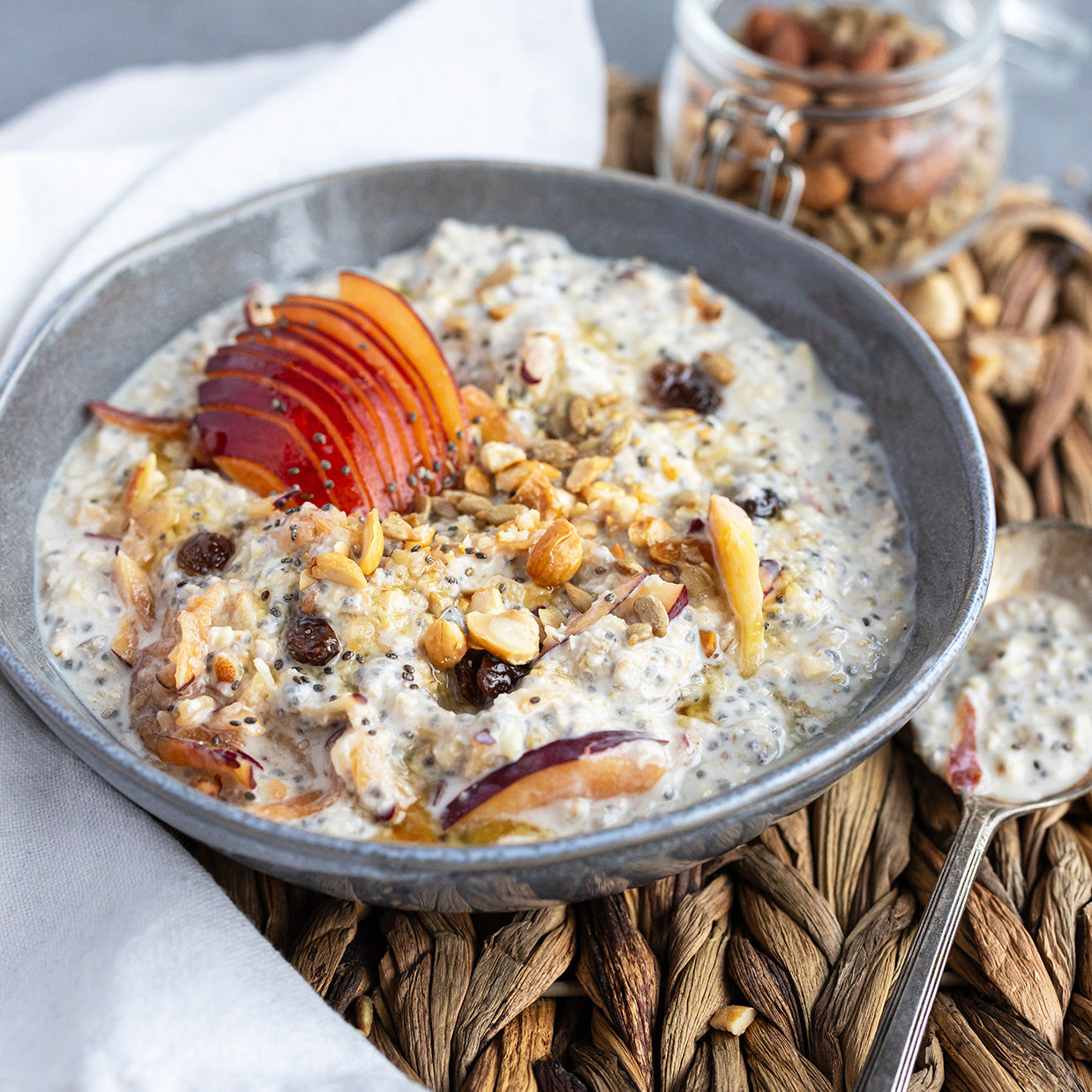 photographie d'une préparation à gruau à partir du muesli de type Suisse d'Isabelle Huot, docteure en nutrition