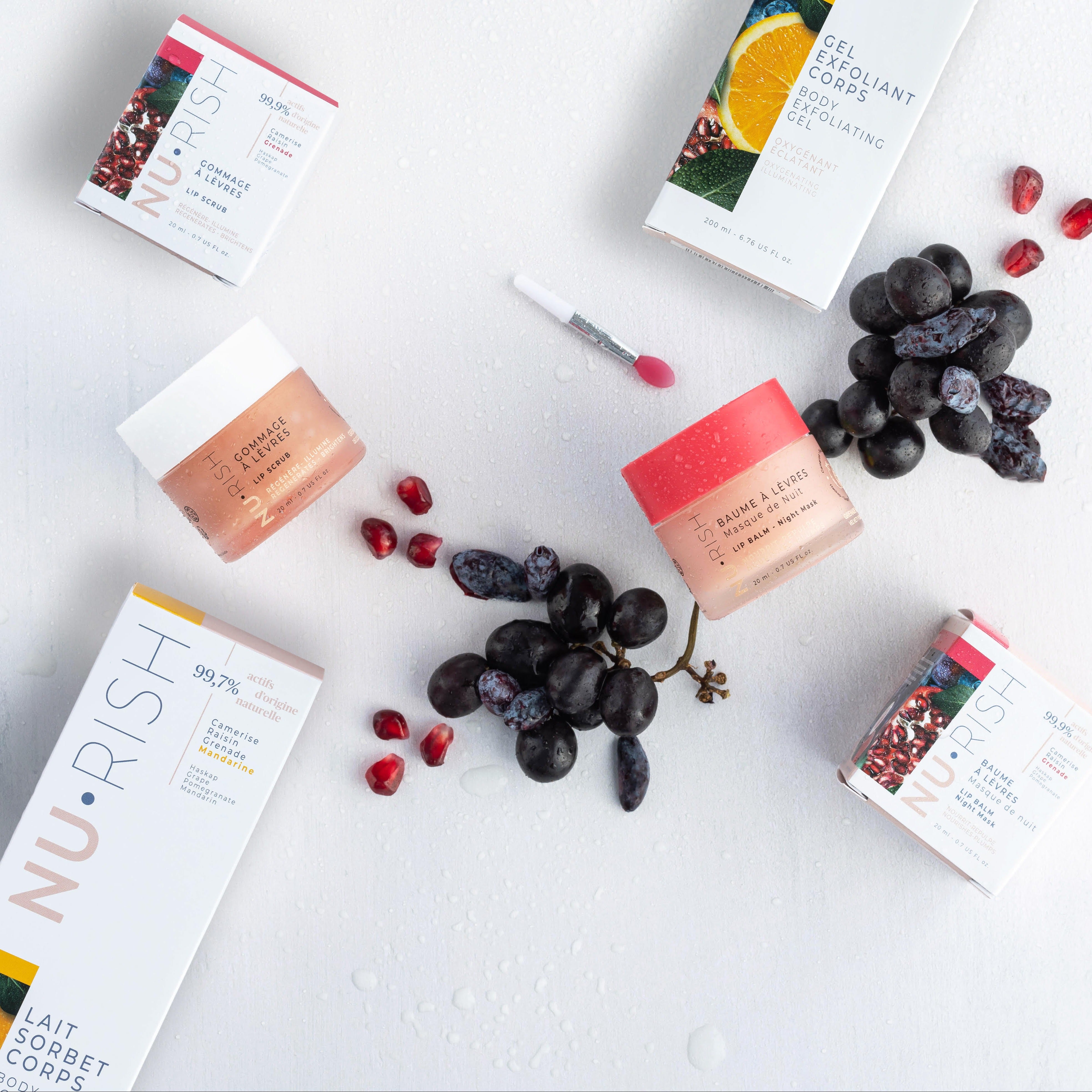 Gamme nutritive à 99,7 % et 99,9 % d'ingrédients d'origine naturelle. Certifiée Végane, sans OGM, non testée sur les animaux, et fabriquée au Québec. Nutritious range with 99.7% and 99.9% ingredients of natural origin. Certified Vegan, non-GMO, not tested on animals, and made in Quebec.